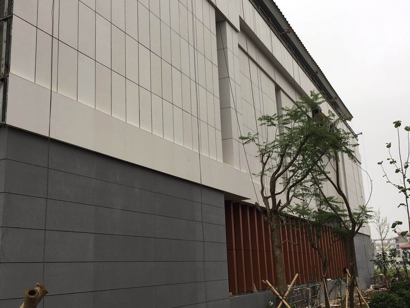 新型（xíng）建築（zhù）外牆板可以對四季說不的板材